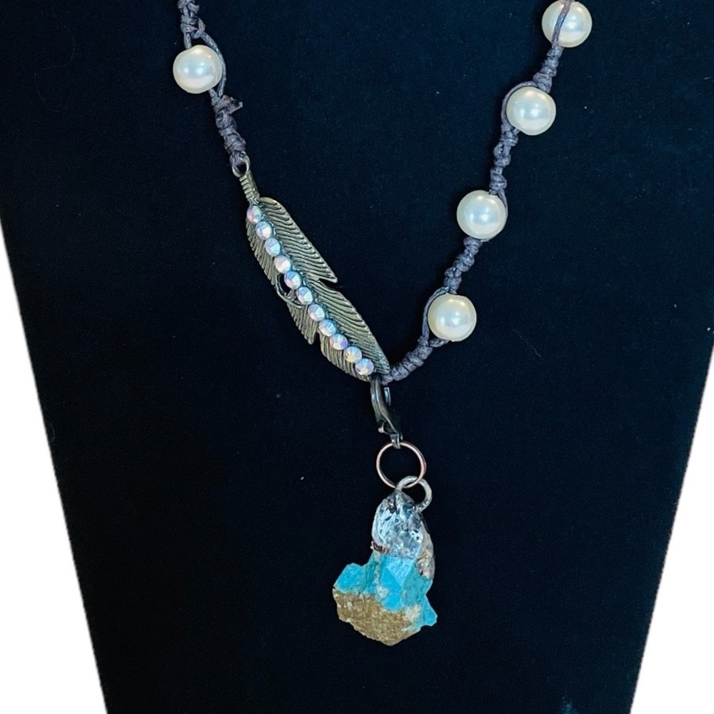 NWOT Raw Turquoise Hammered Metal Leather Wrap Faux Pearl Necklace